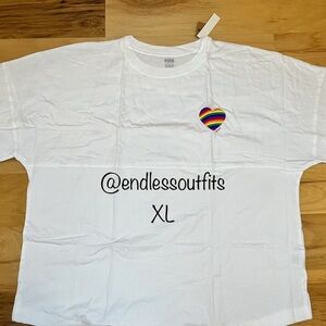 VS PINK RAINBOW HEART WHITE TEE SIZE XL